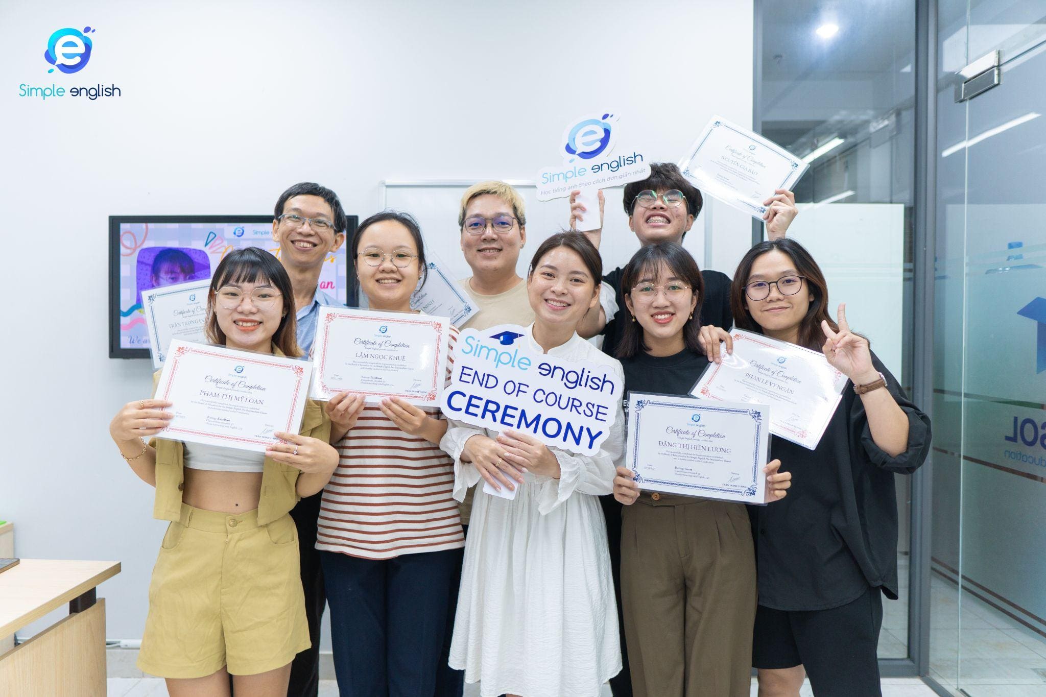 Lớp học tiếng Anh giao tiếp tại Simple English
