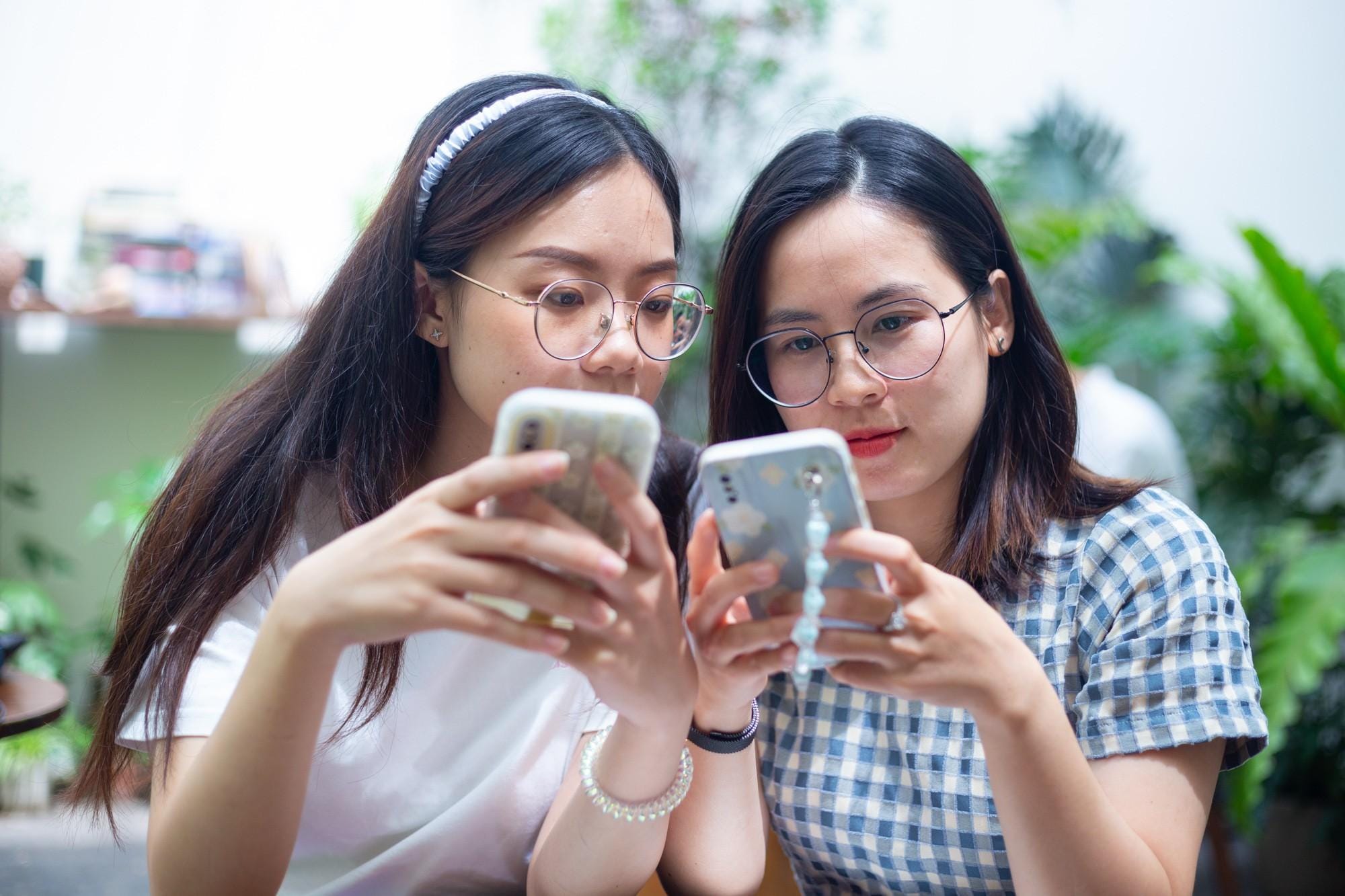 Tận dụng công cụ học online giúp việc học IELTS cho người mất gốc dễ dàng hơn