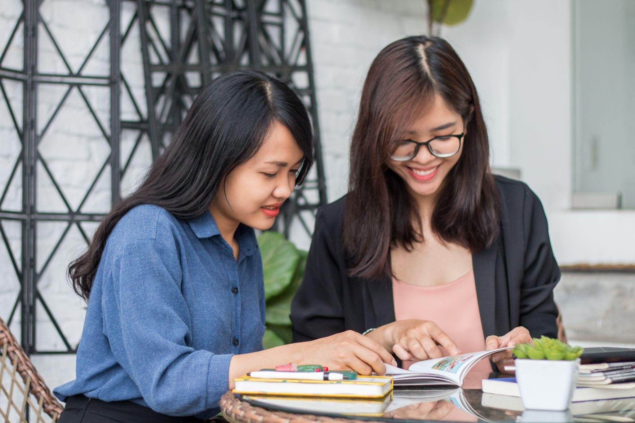 Nếu học sinh mất gốc tiếng Anh muốn sử dụng tiếng Anh một cách trôi chảy thì cần làm quen với việc đọc và viết mỗi ngày