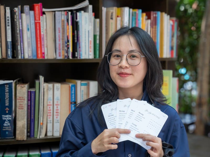 Flashcard là một công cụ học tập hiệu quả giúp bạn nhớ lâu các quy tắc ngữ pháp