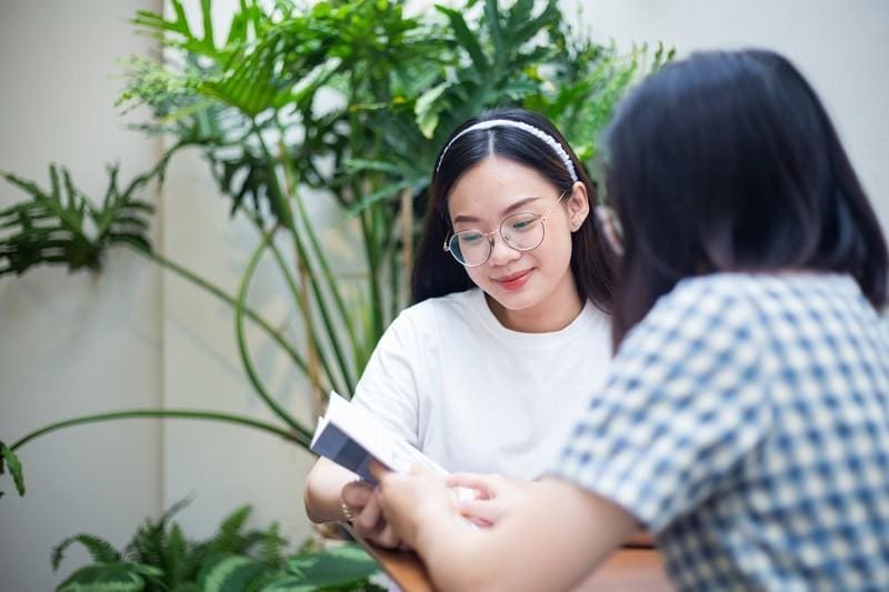 Người mất căn bản khi học tiếng Anh nên đọc to đoạn văn, hội thoại tiếng Anh mỗi ngày